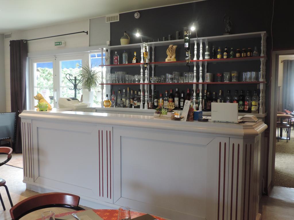 Hotel Restaurant Le Chalet Guemene-Penfao ภายนอก รูปภาพ