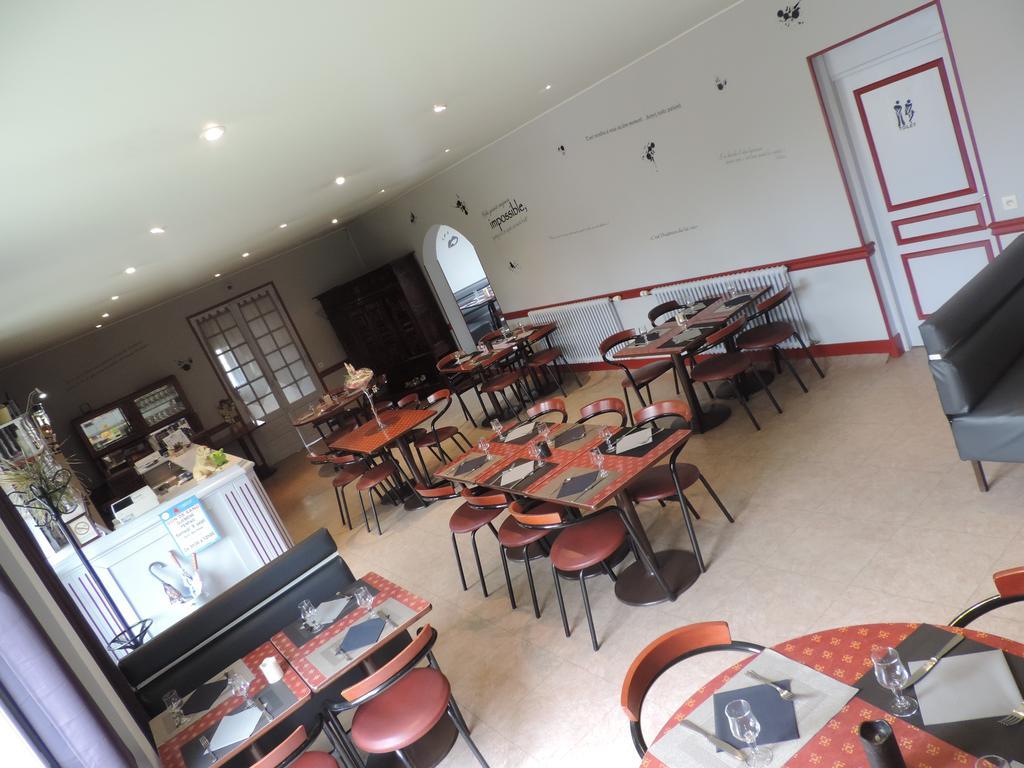 Hotel Restaurant Le Chalet Guemene-Penfao ภายนอก รูปภาพ